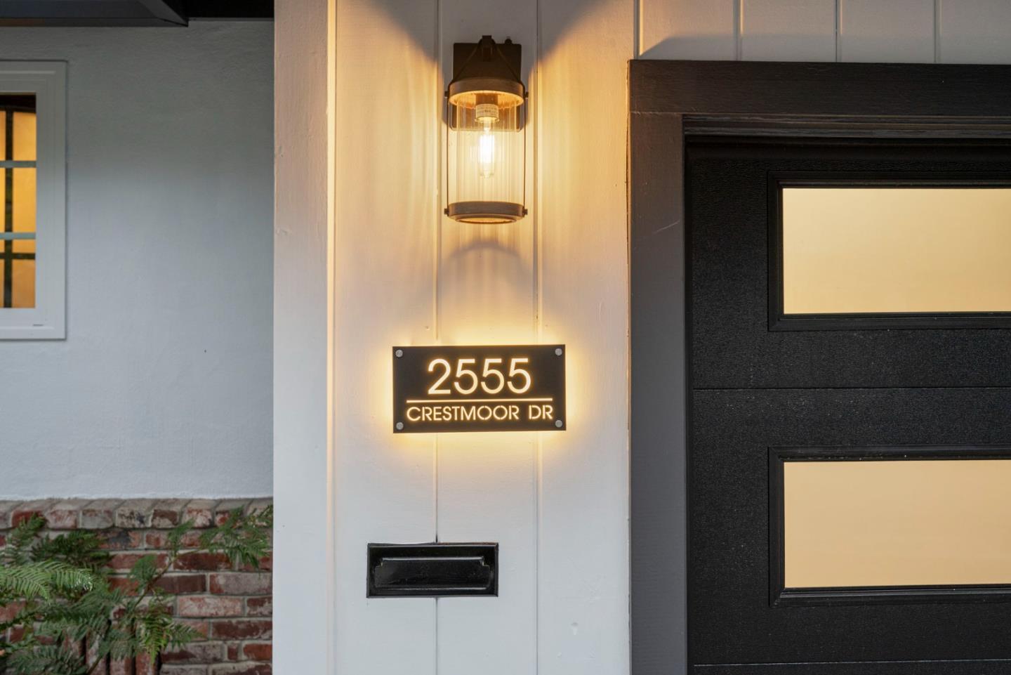 Detail Gallery Image 3 of 30 For 2555 Crestmoor Dr, San Bruno,  CA 94066 - 3 Beds | 2 Baths