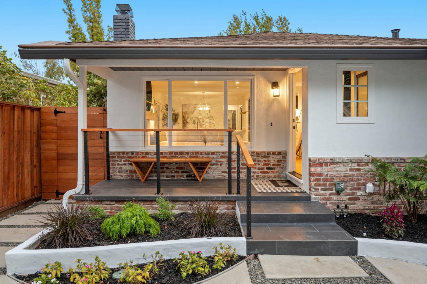 Detail Gallery Image 4 of 30 For 2555 Crestmoor Dr, San Bruno,  CA 94066 - 3 Beds | 2 Baths