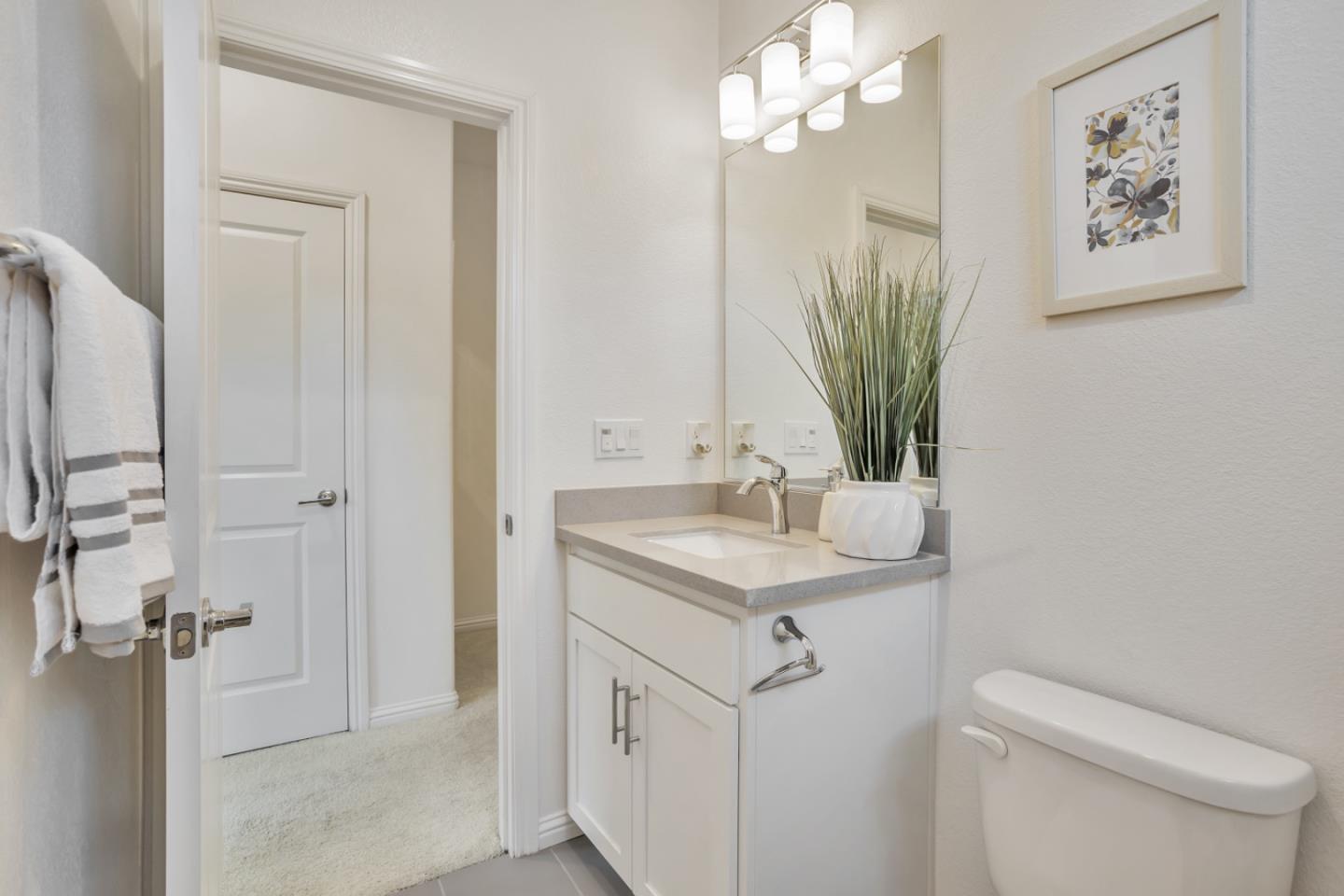 Detail Gallery Image 13 of 33 For 1945 Galileo Ln, San Jose,  CA 95133 - 3 Beds | 3/1 Baths