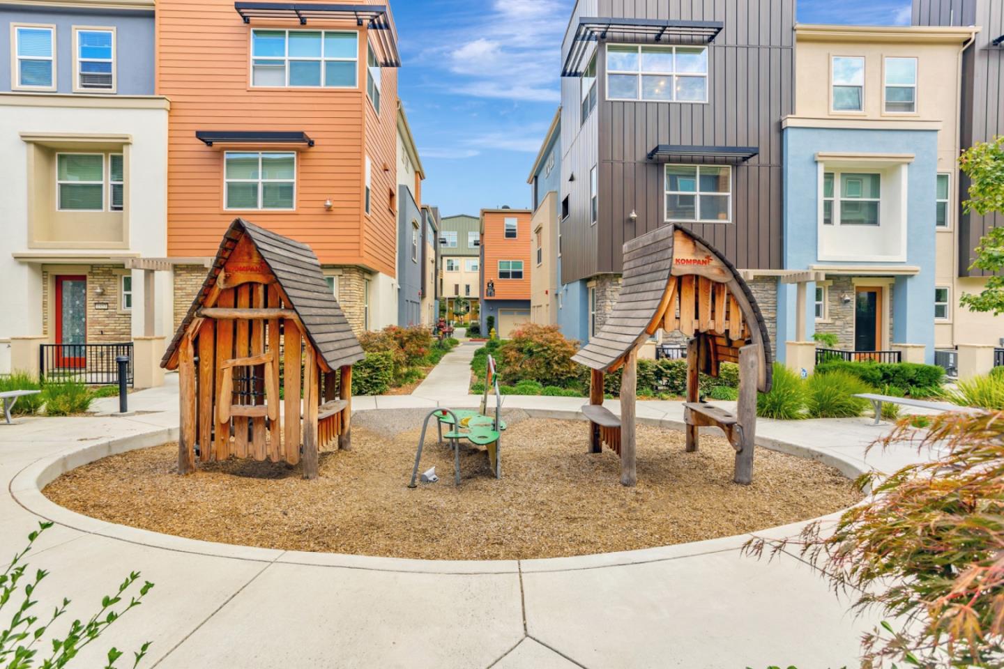 Detail Gallery Image 27 of 33 For 1945 Galileo Ln, San Jose,  CA 95133 - 3 Beds | 3/1 Baths