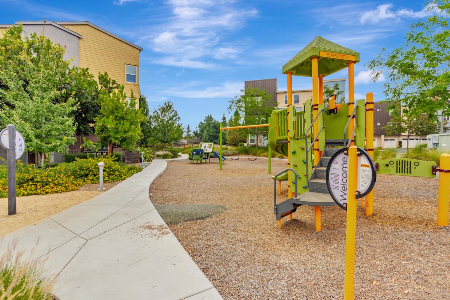 Detail Gallery Image 28 of 33 For 1945 Galileo Ln, San Jose,  CA 95133 - 3 Beds | 3/1 Baths