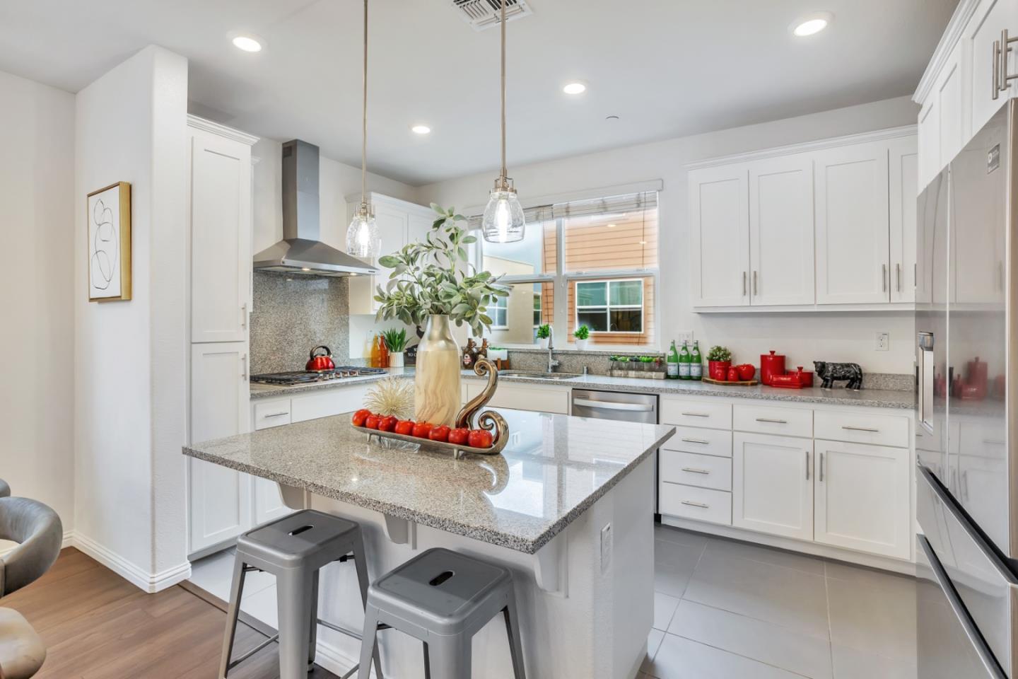 Detail Gallery Image 6 of 33 For 1945 Galileo Ln, San Jose,  CA 95133 - 3 Beds | 3/1 Baths
