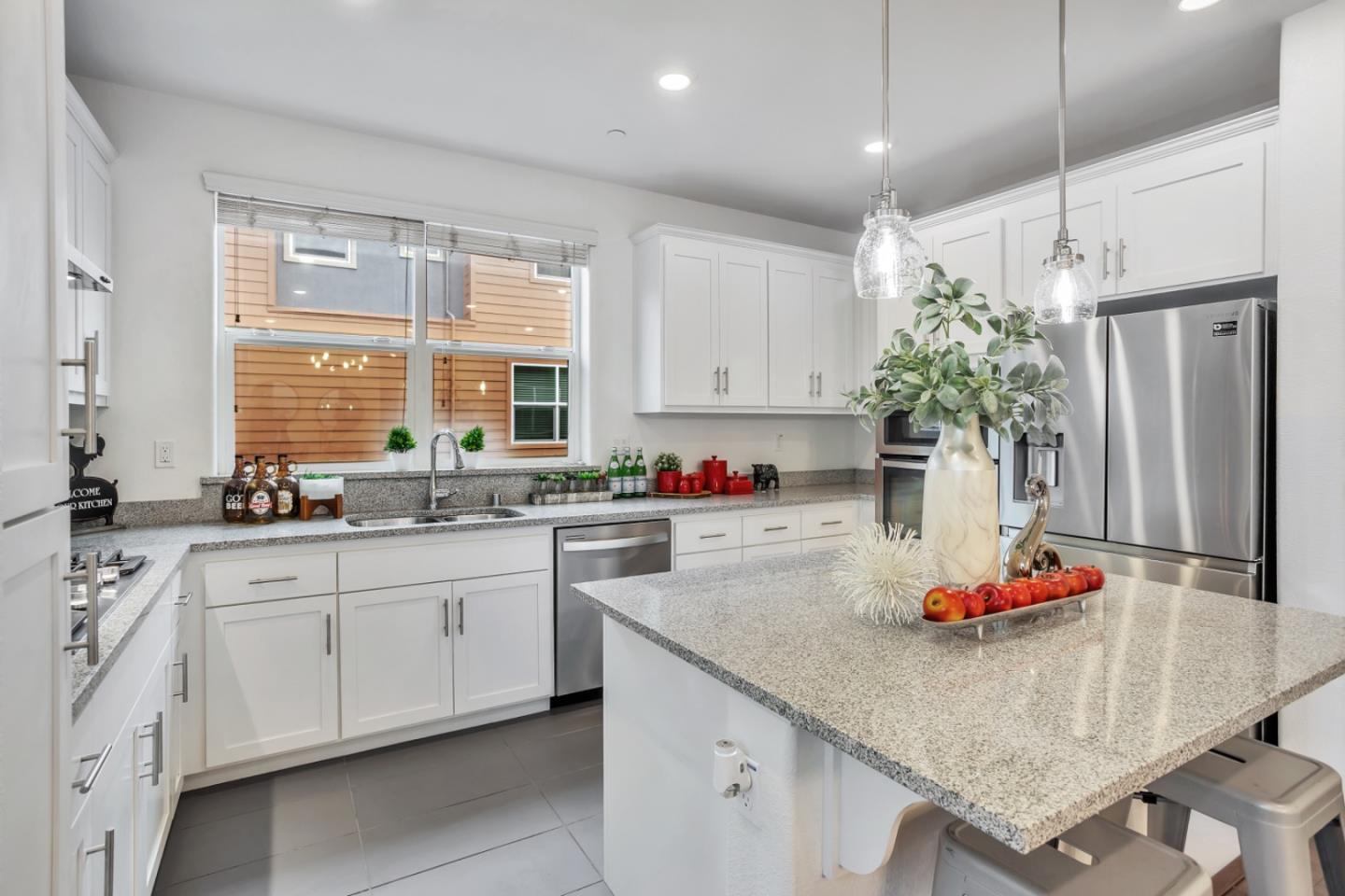 Detail Gallery Image 7 of 33 For 1945 Galileo Ln, San Jose,  CA 95133 - 3 Beds | 3/1 Baths