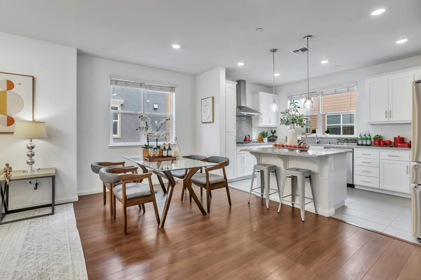 Detail Gallery Image 9 of 33 For 1945 Galileo Ln, San Jose,  CA 95133 - 3 Beds | 3/1 Baths