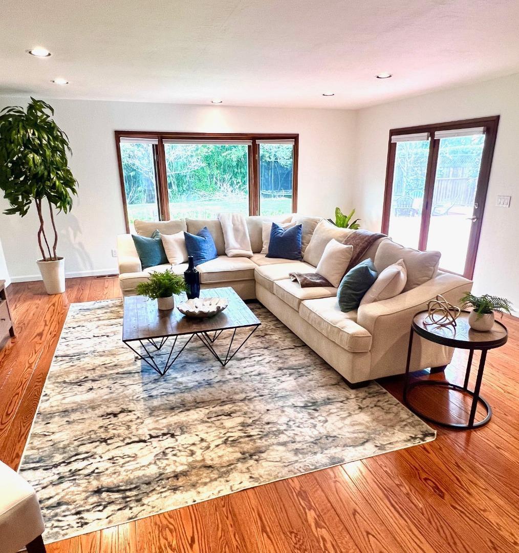 Detail Gallery Image 12 of 22 For 1350 Elwood Dr, Los Gatos,  CA 95032 - 5 Beds | 2/1 Baths