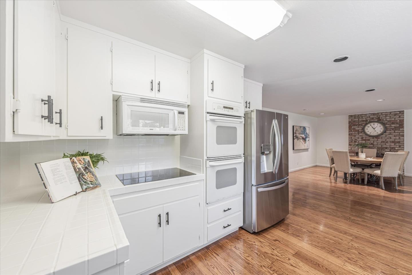 Detail Gallery Image 15 of 22 For 1350 Elwood Dr, Los Gatos,  CA 95032 - 5 Beds | 2/1 Baths