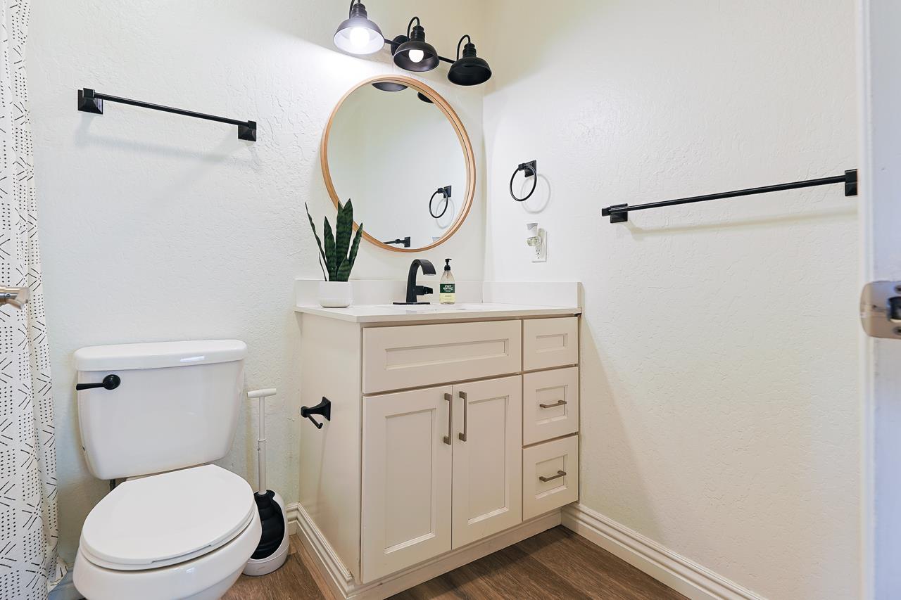 Detail Gallery Image 9 of 12 For 544 Saint George, Salinas,  CA 93905 - 3 Beds | 2 Baths