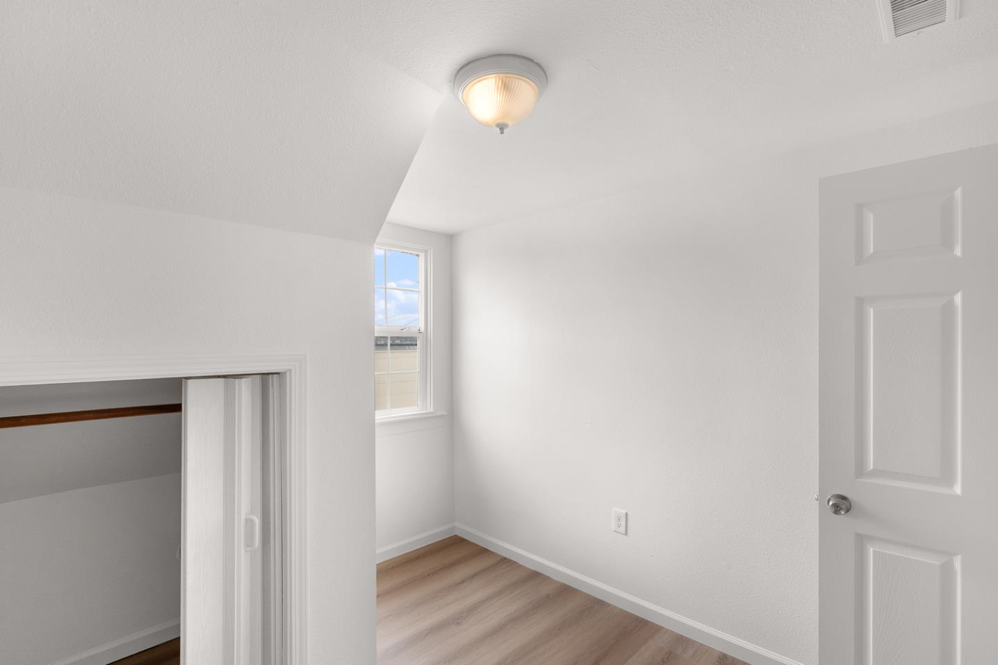 Detail Gallery Image 22 of 45 For 327 Willits St, Daly City,  CA 94014 - 4 Beds | 1 Baths
