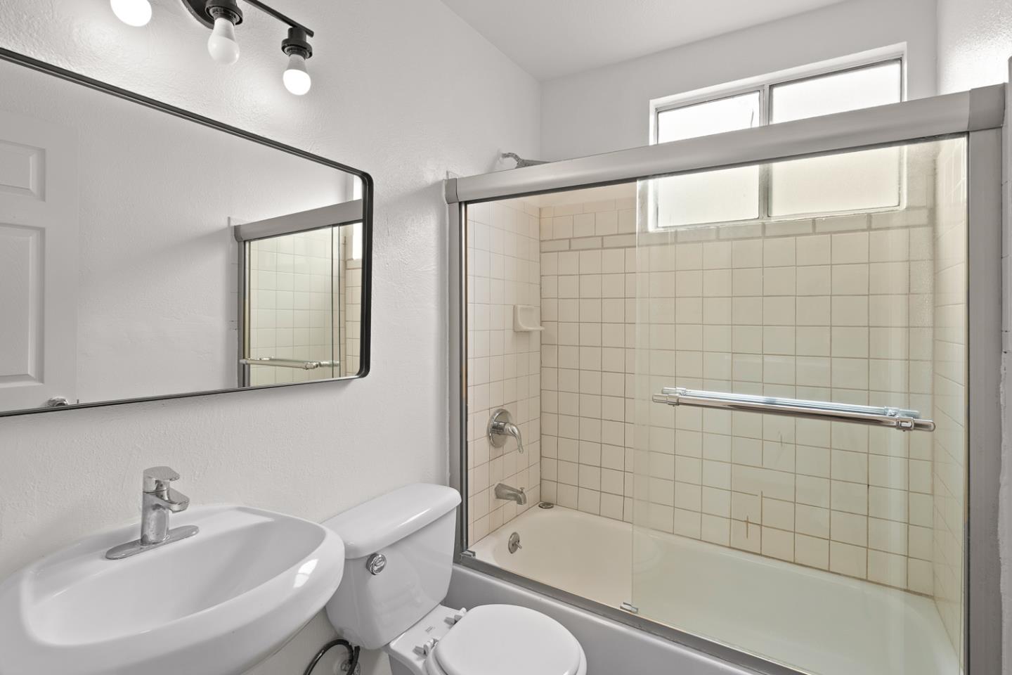 Detail Gallery Image 7 of 45 For 327 Willits St, Daly City,  CA 94014 - 4 Beds | 1 Baths