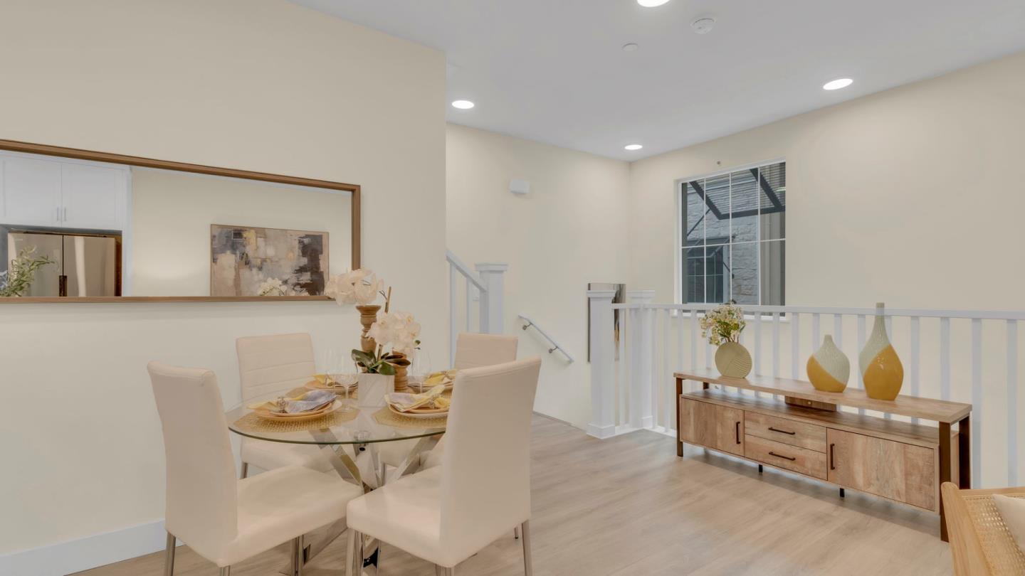 Detail Gallery Image 12 of 63 For 647 Alamo Ct, Mountain View,  CA 94043 - 2 Beds | 2/1 Baths