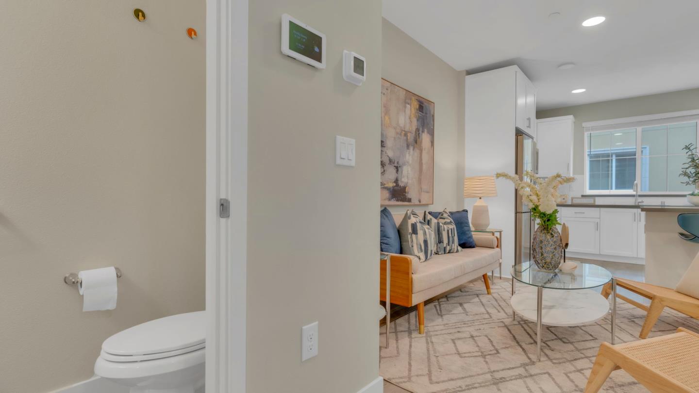 Detail Gallery Image 22 of 63 For 647 Alamo Ct, Mountain View,  CA 94043 - 2 Beds | 2/1 Baths
