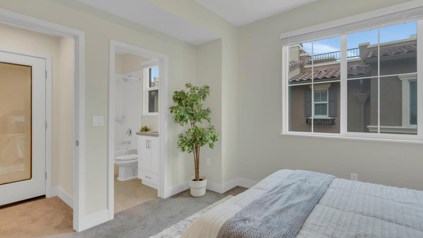 Detail Gallery Image 31 of 63 For 647 Alamo Ct, Mountain View,  CA 94043 - 2 Beds | 2/1 Baths