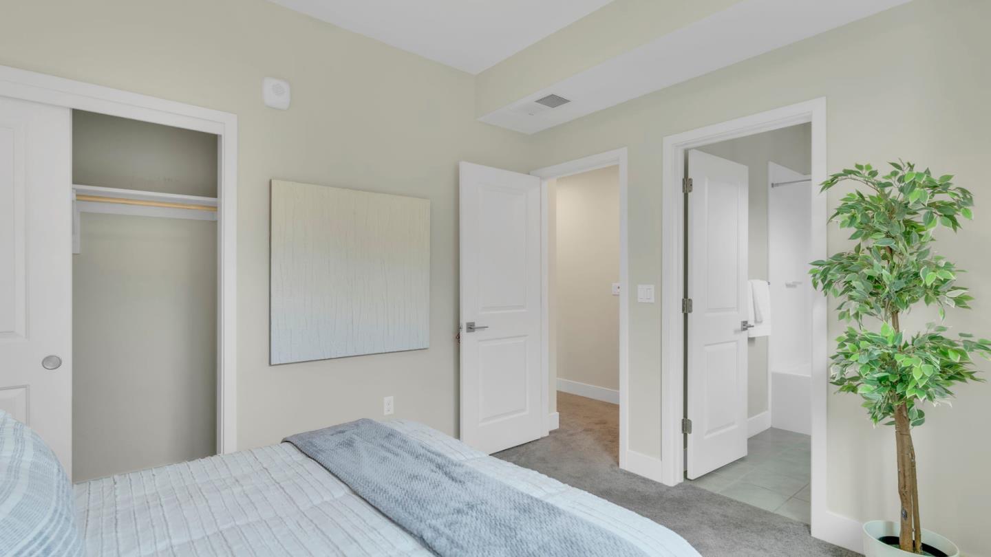 Detail Gallery Image 32 of 63 For 647 Alamo Ct, Mountain View,  CA 94043 - 2 Beds | 2/1 Baths
