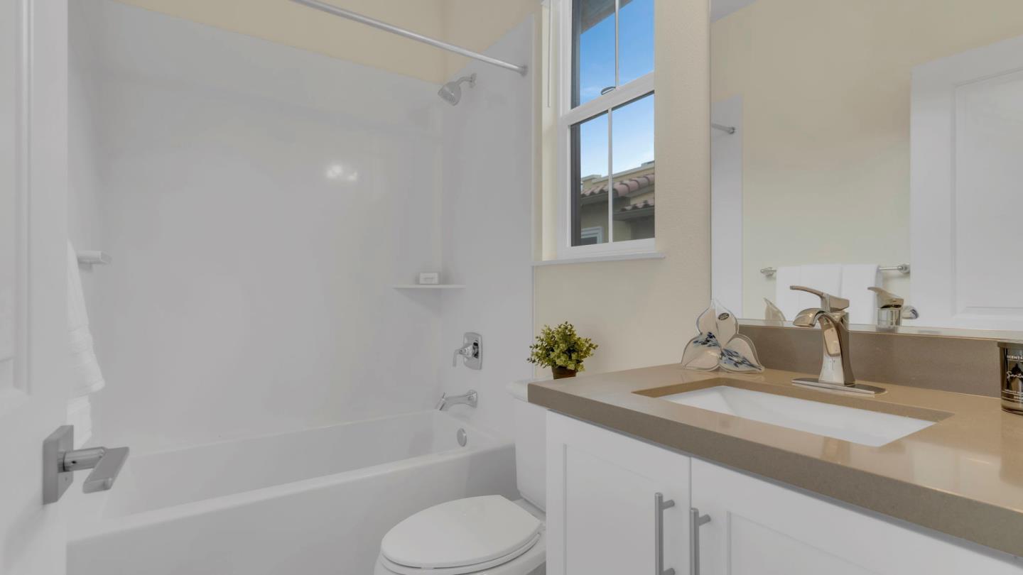 Detail Gallery Image 33 of 63 For 647 Alamo Ct, Mountain View,  CA 94043 - 2 Beds | 2/1 Baths