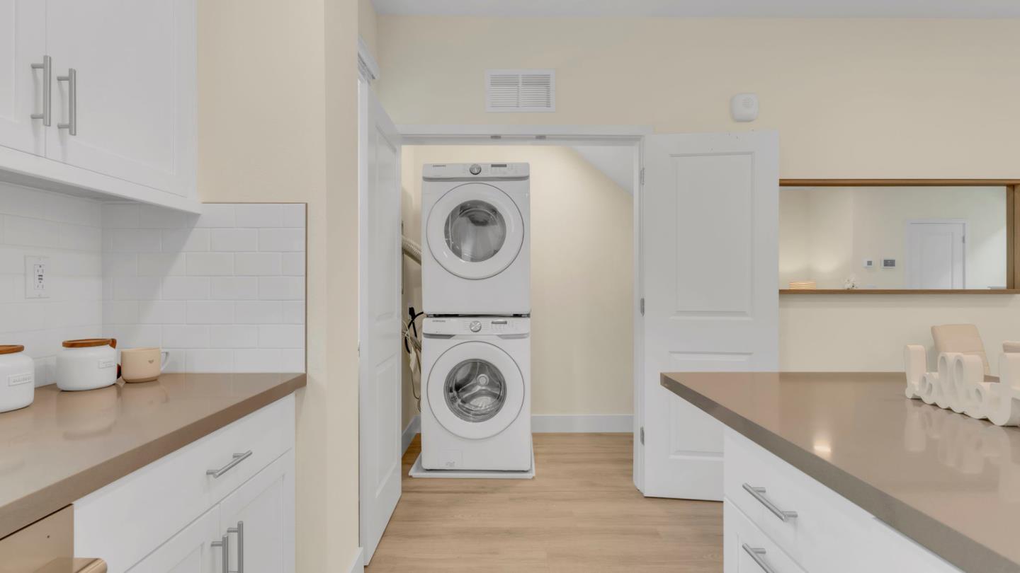 Detail Gallery Image 37 of 63 For 647 Alamo Ct, Mountain View,  CA 94043 - 2 Beds | 2/1 Baths