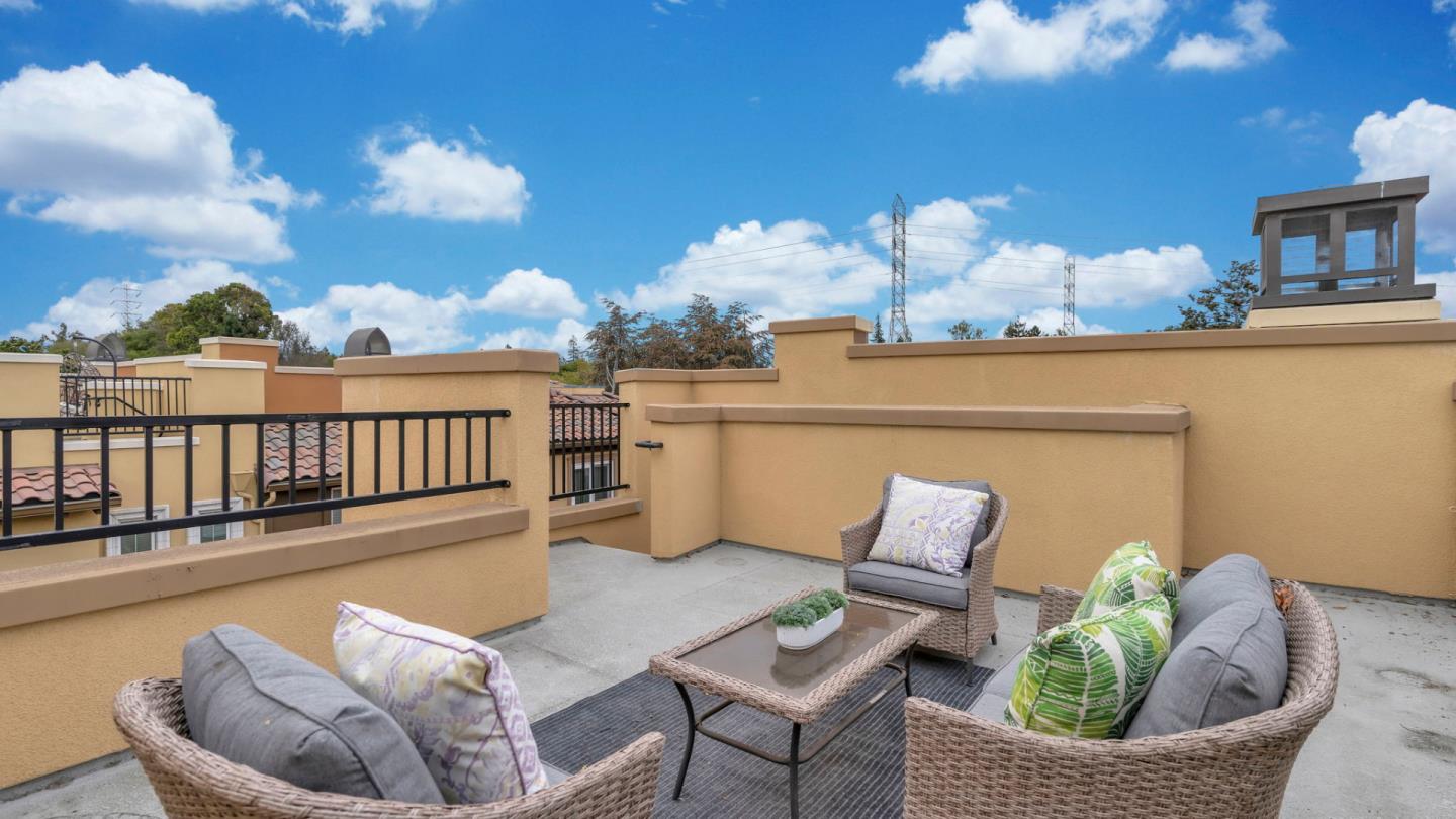 Detail Gallery Image 40 of 63 For 647 Alamo Ct, Mountain View,  CA 94043 - 2 Beds | 2/1 Baths