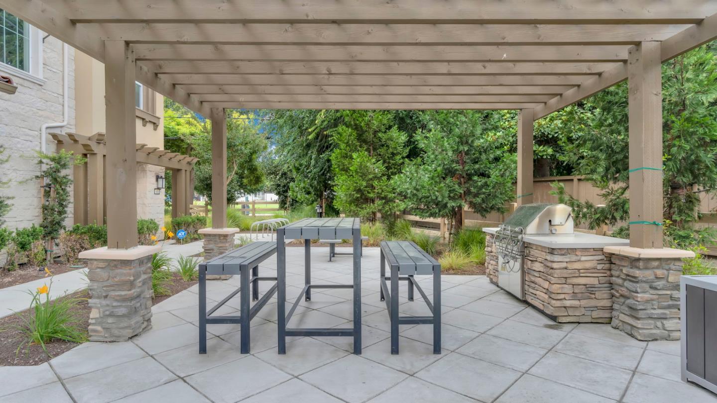 Detail Gallery Image 61 of 63 For 647 Alamo Ct, Mountain View,  CA 94043 - 2 Beds | 2/1 Baths