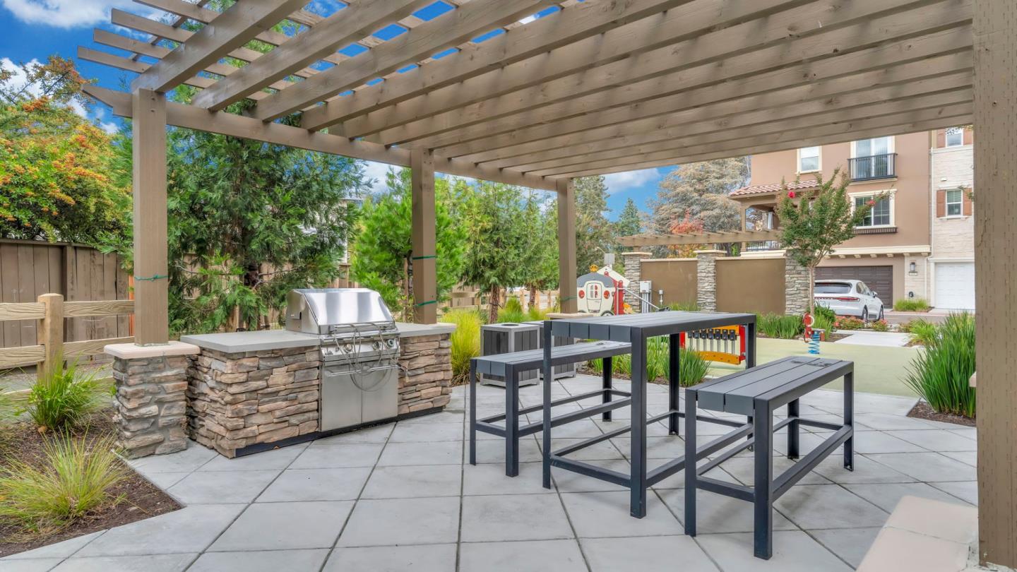 Detail Gallery Image 63 of 63 For 647 Alamo Ct, Mountain View,  CA 94043 - 2 Beds | 2/1 Baths