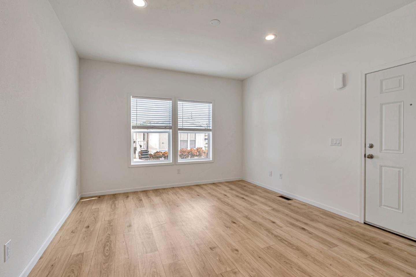 Detail Gallery Image 6 of 30 For 1500 Virginia Pl #149,  San Jose,  CA 95116 - 2 Beds | 1 Baths