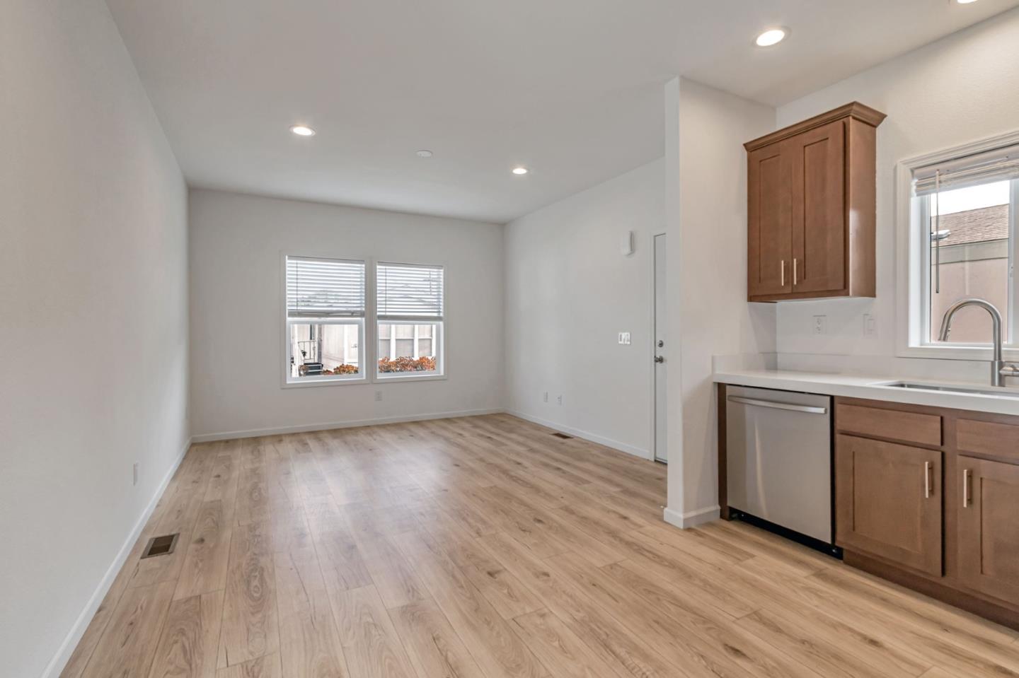 Detail Gallery Image 9 of 30 For 1500 Virginia Pl #149,  San Jose,  CA 95116 - 2 Beds | 1 Baths