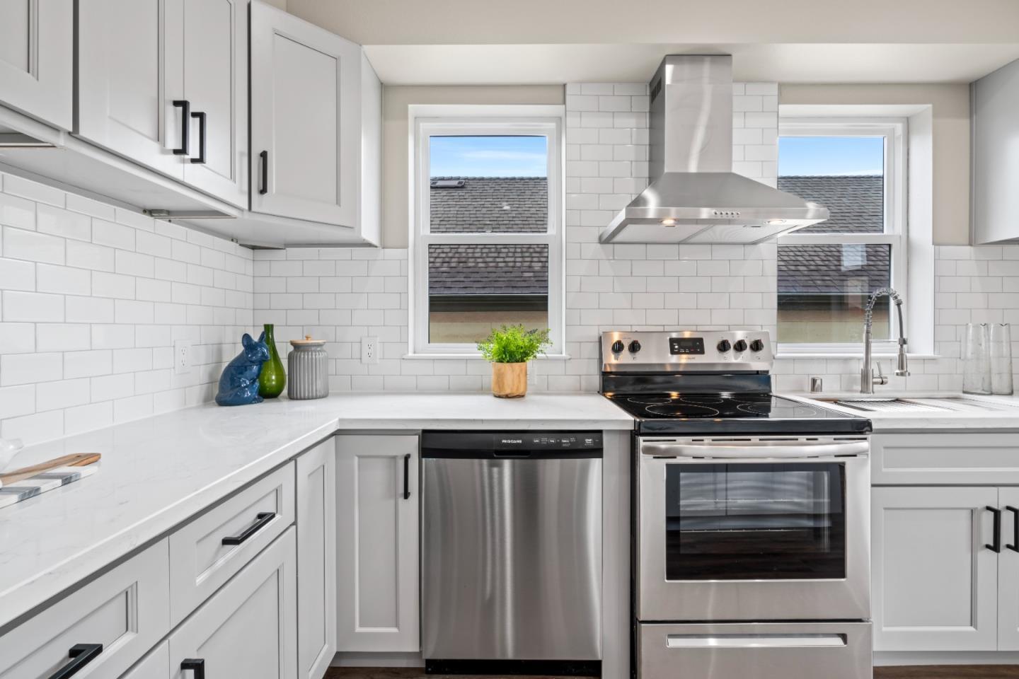 Detail Gallery Image 10 of 43 For 645 Baden Ave #4,  South San Francisco,  CA 94080 - 4 Beds | 3/1 Baths