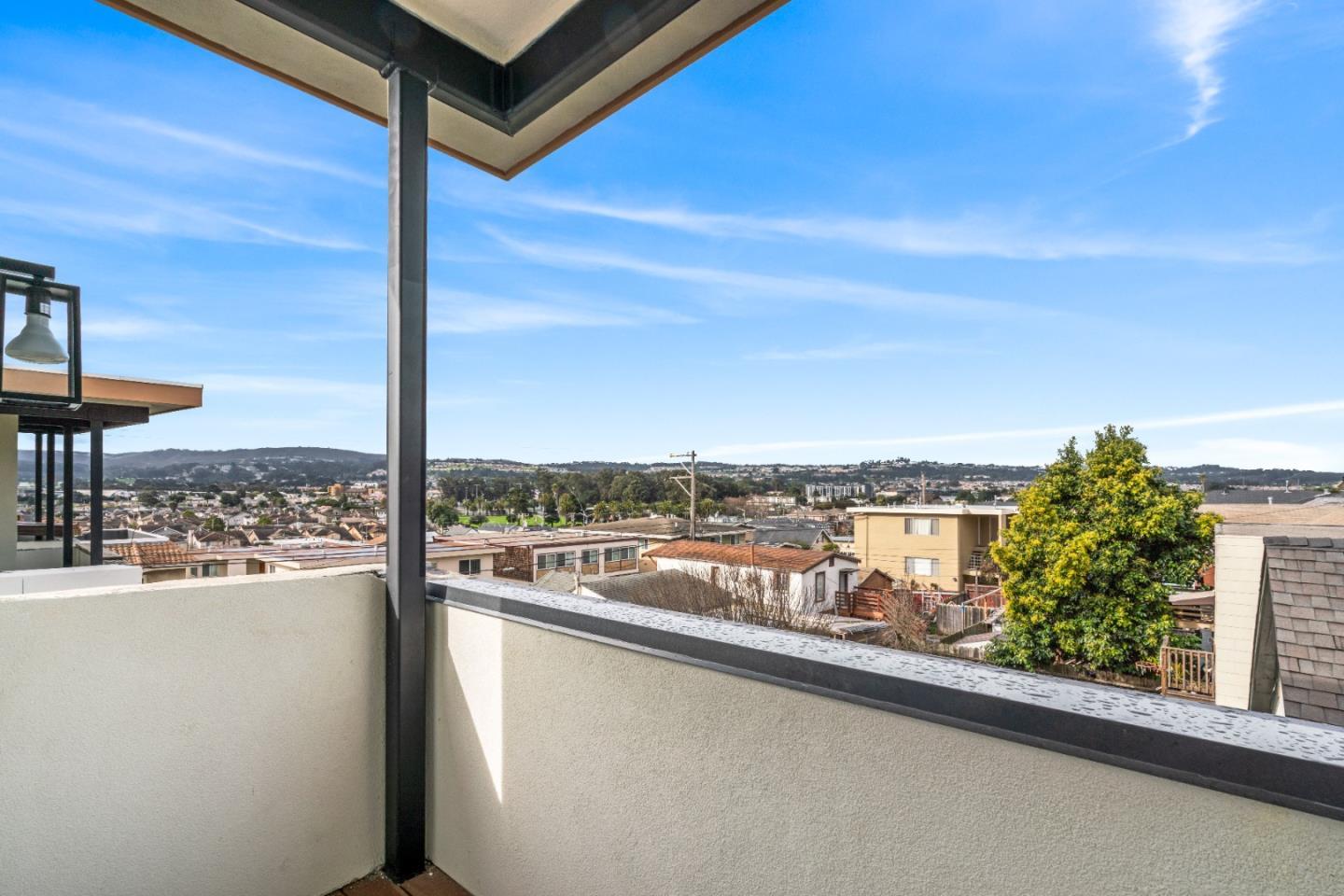 Detail Gallery Image 32 of 43 For 645 Baden Ave #4,  South San Francisco,  CA 94080 - 4 Beds | 3/1 Baths