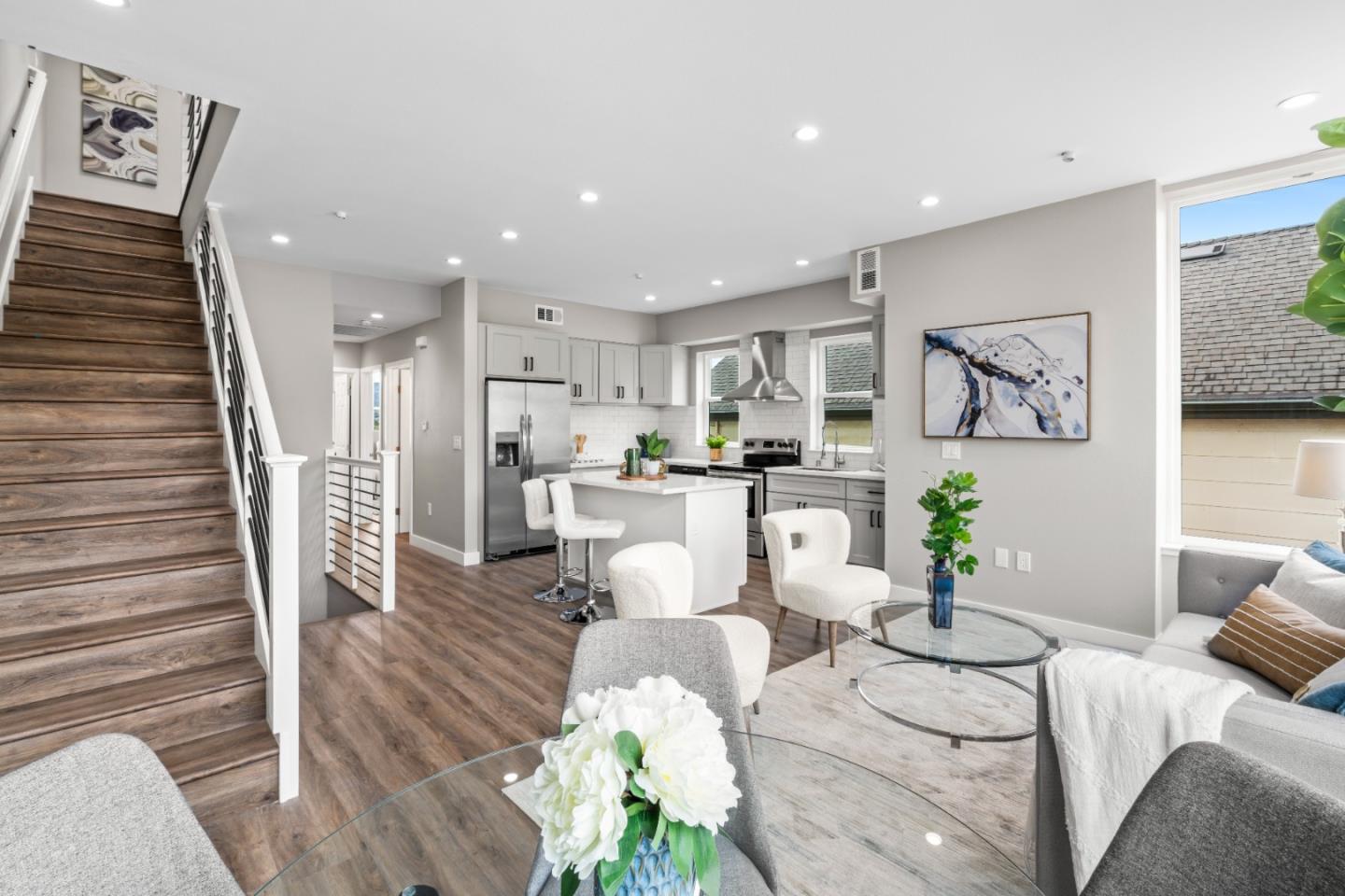 Detail Gallery Image 5 of 43 For 645 Baden Ave #4,  South San Francisco,  CA 94080 - 4 Beds | 3/1 Baths