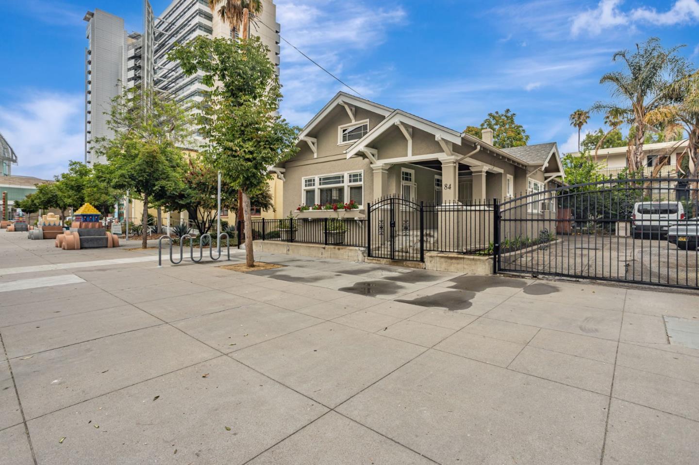 Detail Gallery Image 3 of 37 For 84 S 5th St, San Jose,  CA 95112 - 2 Beds | 1 Baths