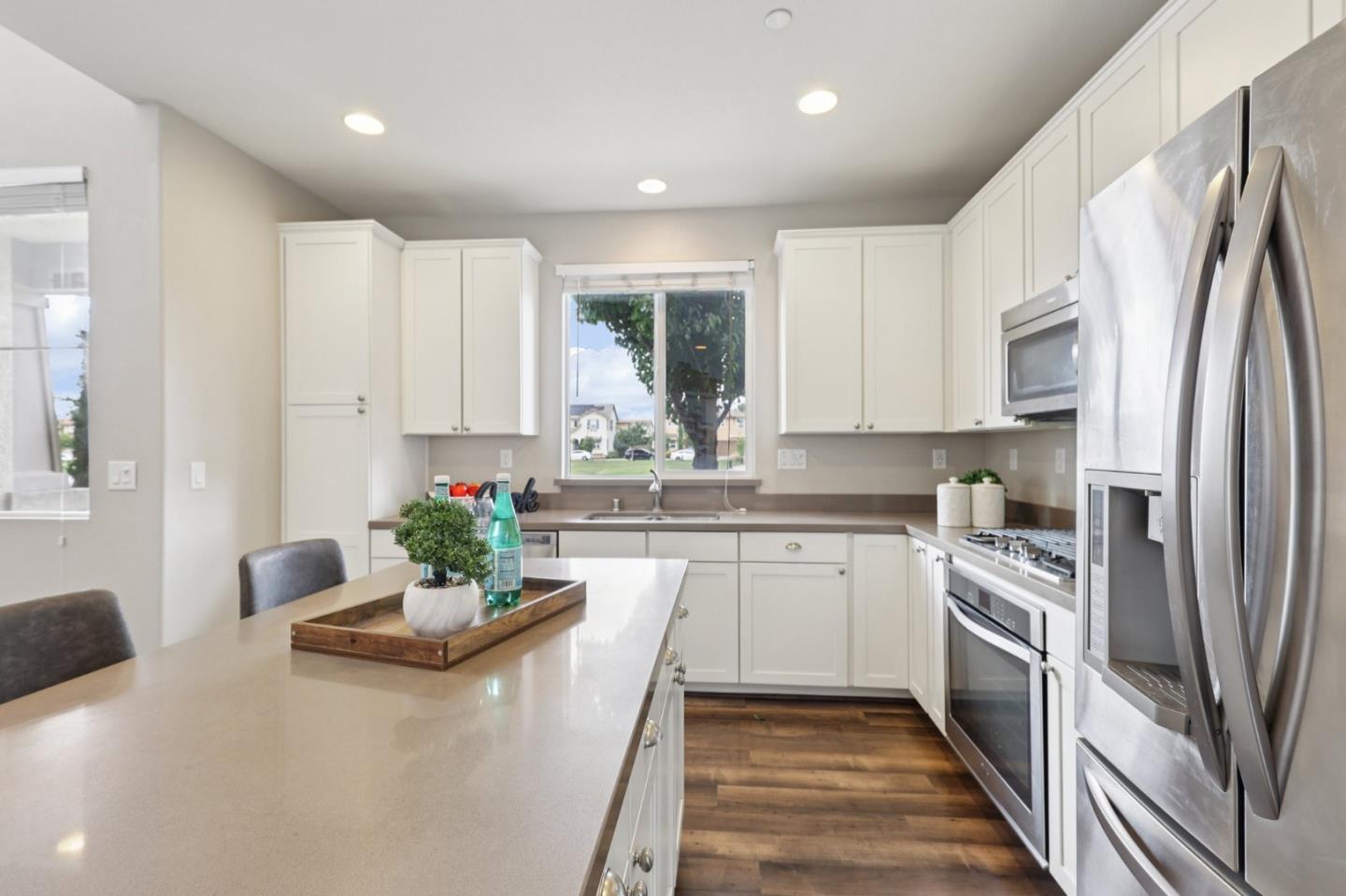 Detail Gallery Image 10 of 37 For 723 Misty Cir, Livermore,  CA 94550 - 3 Beds | 2/1 Baths