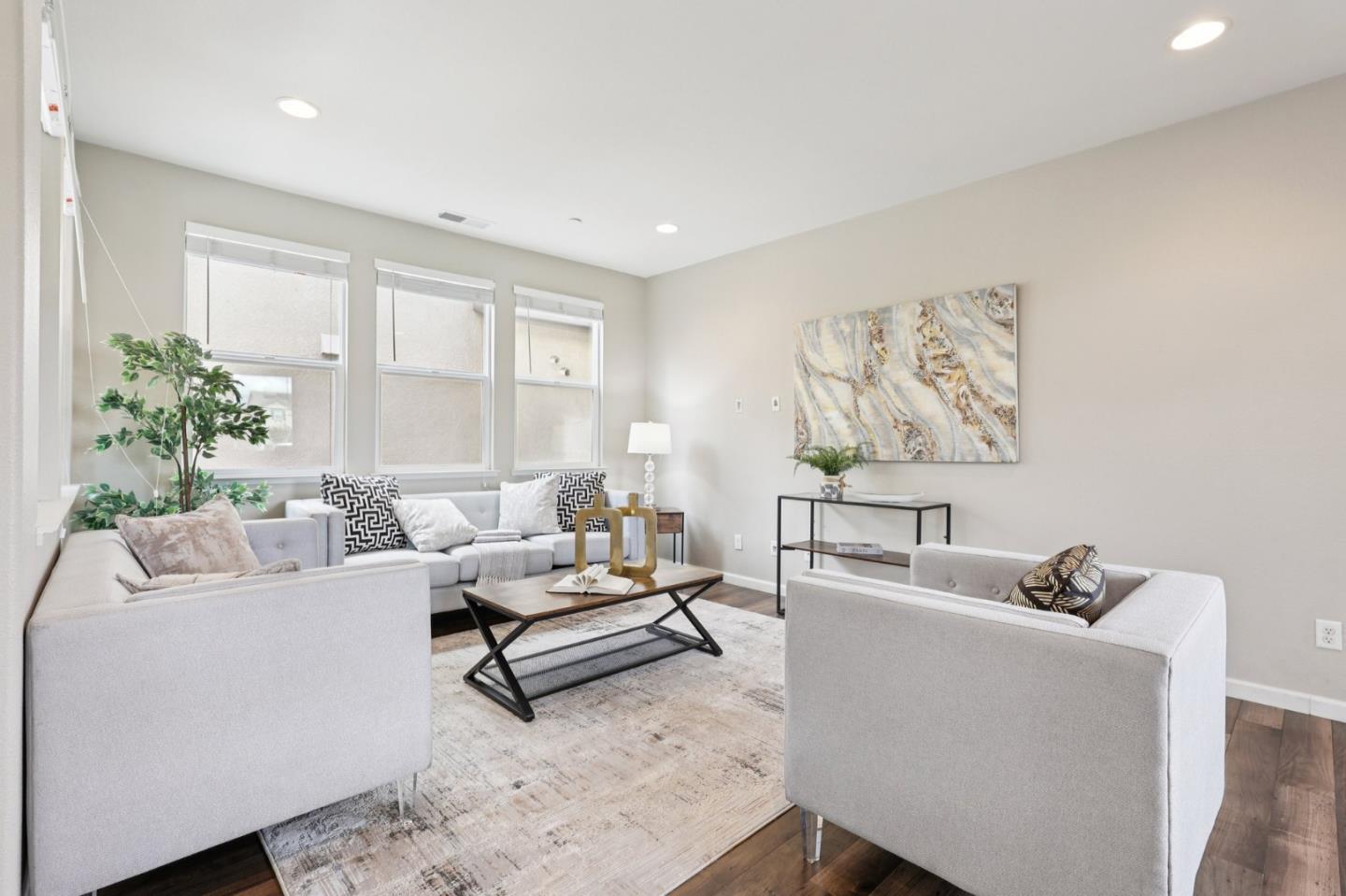 Detail Gallery Image 5 of 37 For 723 Misty Cir, Livermore,  CA 94550 - 3 Beds | 2/1 Baths