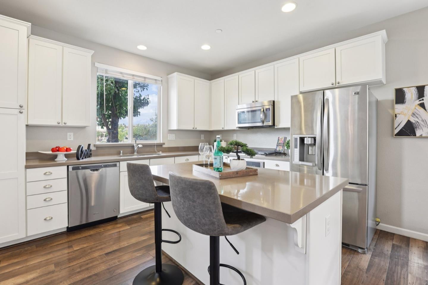Detail Gallery Image 8 of 37 For 723 Misty Cir, Livermore,  CA 94550 - 3 Beds | 2/1 Baths