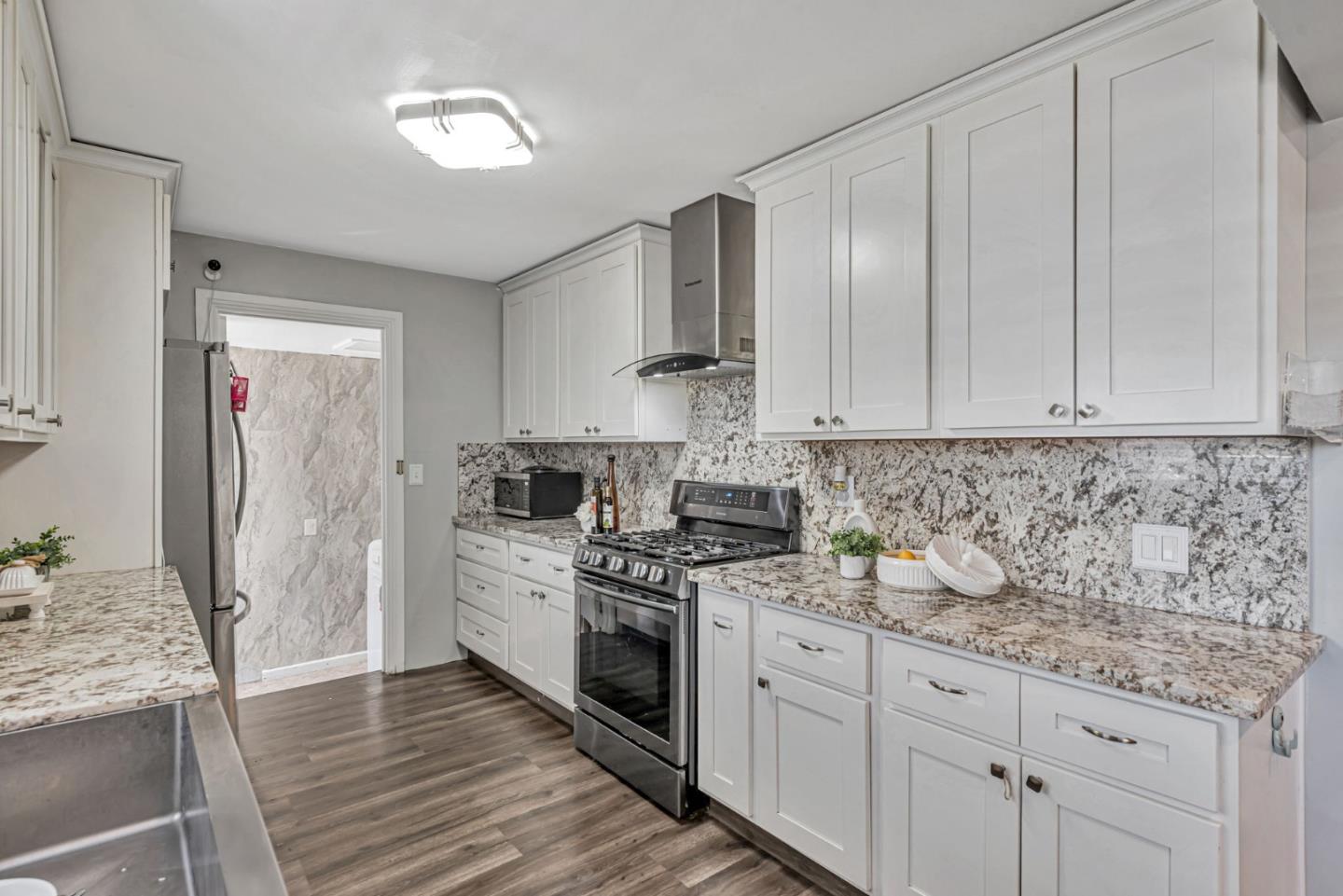 Detail Gallery Image 11 of 27 For 71 Hayes Ave, San Jose,  CA 95123 - 5 Beds | 3 Baths