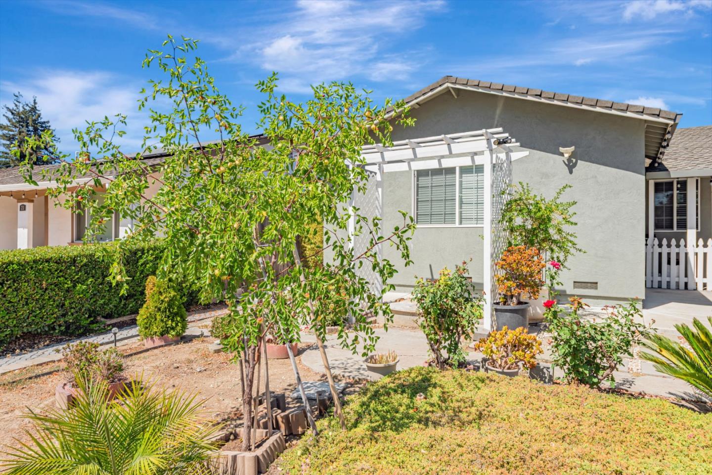 Detail Gallery Image 3 of 27 For 71 Hayes Ave, San Jose,  CA 95123 - 5 Beds | 3 Baths