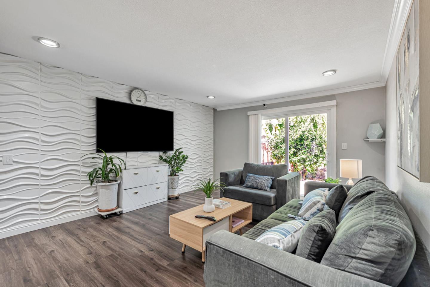 Detail Gallery Image 7 of 27 For 71 Hayes Ave, San Jose,  CA 95123 - 5 Beds | 3 Baths