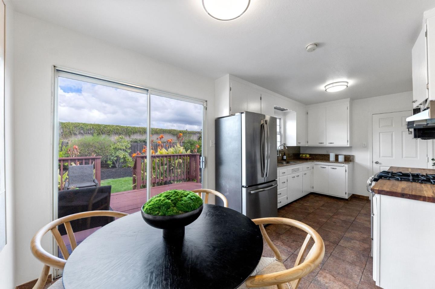 Detail Gallery Image 11 of 45 For 2204 Lobert St, Castro Valley,  CA 94546 - 2 Beds | 1 Baths