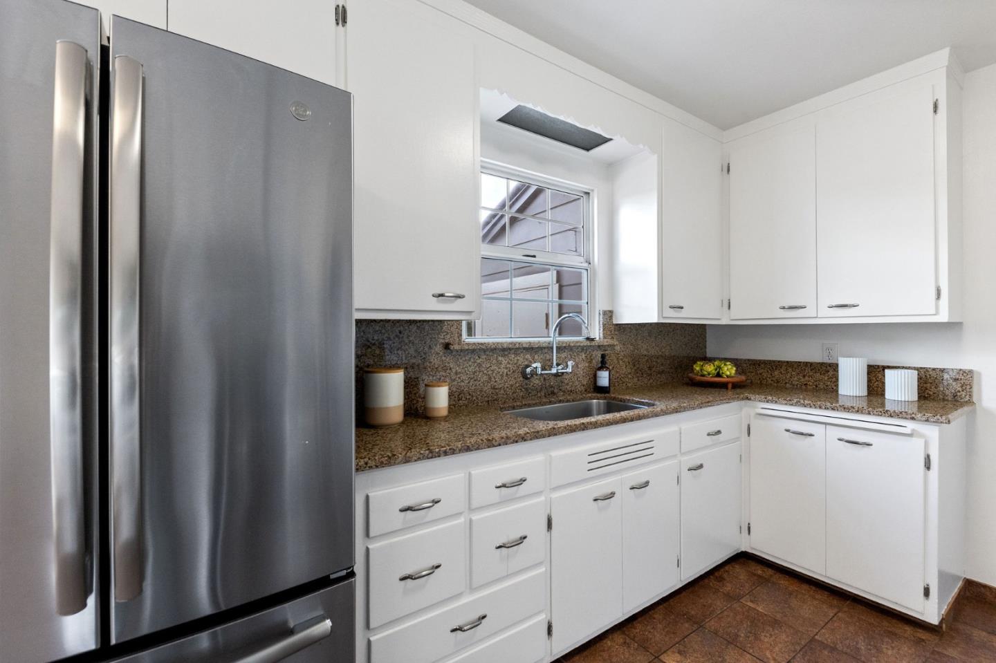 Detail Gallery Image 14 of 45 For 2204 Lobert St, Castro Valley,  CA 94546 - 2 Beds | 1 Baths