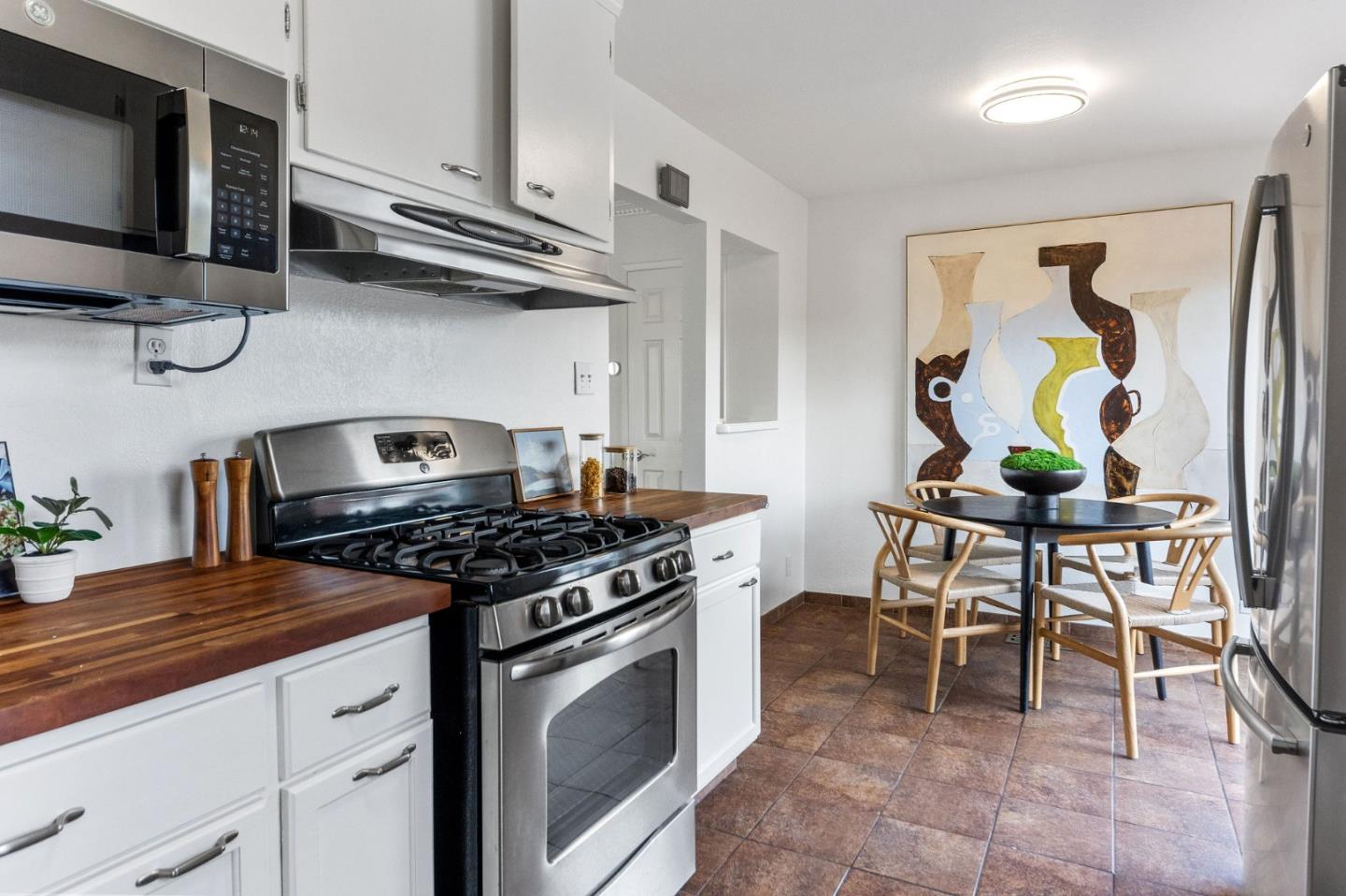 Detail Gallery Image 17 of 45 For 2204 Lobert St, Castro Valley,  CA 94546 - 2 Beds | 1 Baths