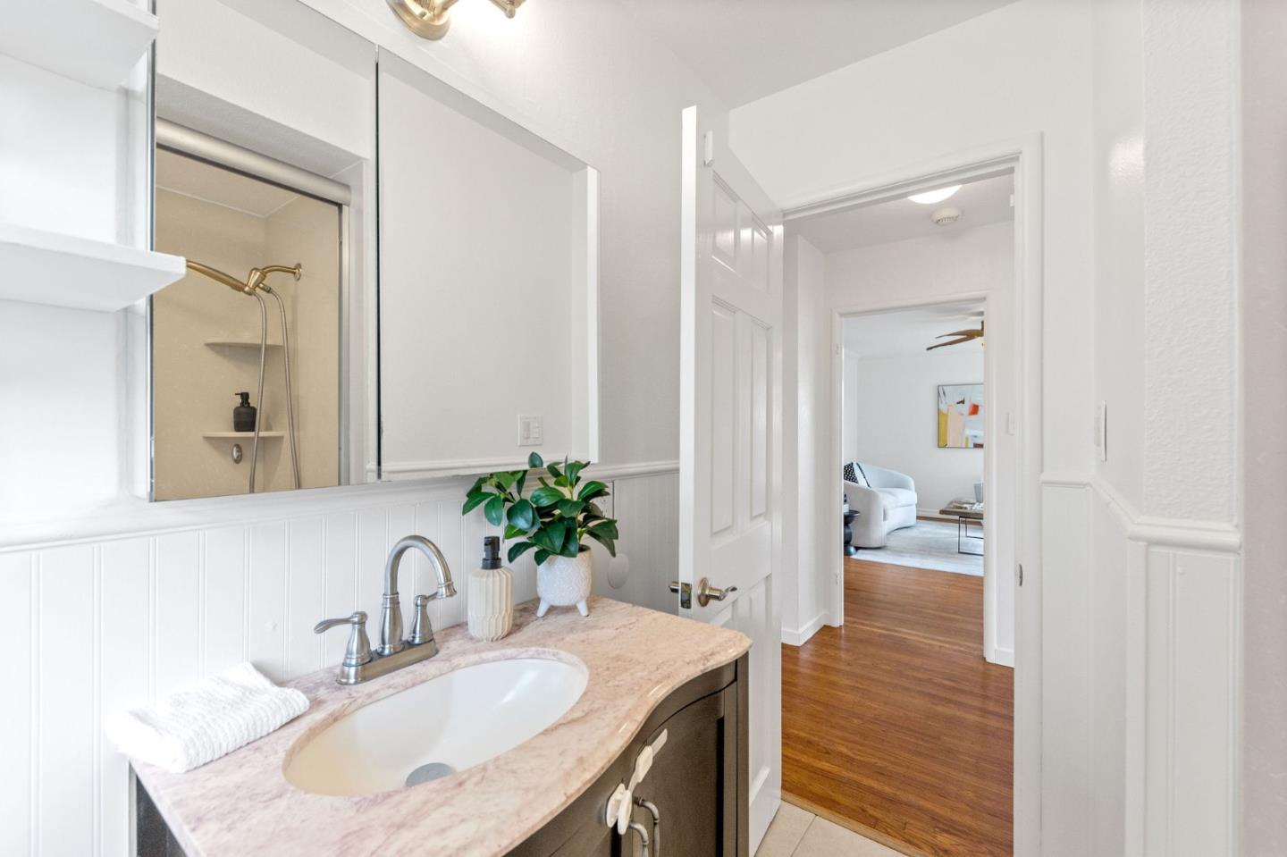 Detail Gallery Image 27 of 45 For 2204 Lobert St, Castro Valley,  CA 94546 - 2 Beds | 1 Baths