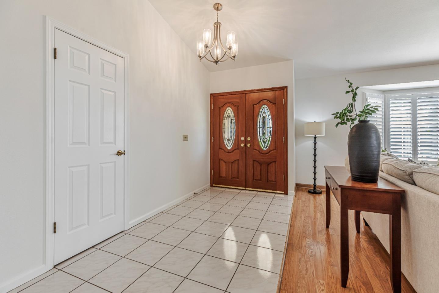 Detail Gallery Image 10 of 41 For 37 Bruces Ct, Hollister,  CA 95023 - 3 Beds | 2 Baths