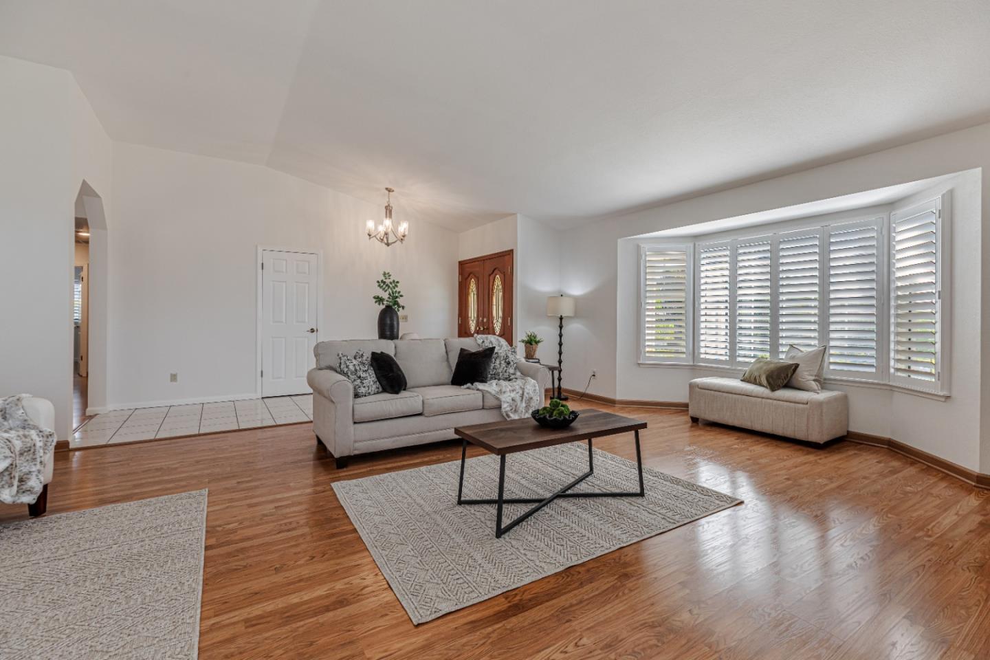 Detail Gallery Image 12 of 41 For 37 Bruces Ct, Hollister,  CA 95023 - 3 Beds | 2 Baths