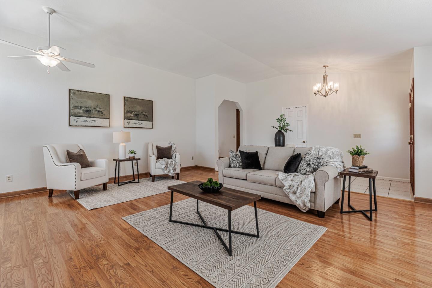 Detail Gallery Image 14 of 41 For 37 Bruces Ct, Hollister,  CA 95023 - 3 Beds | 2 Baths