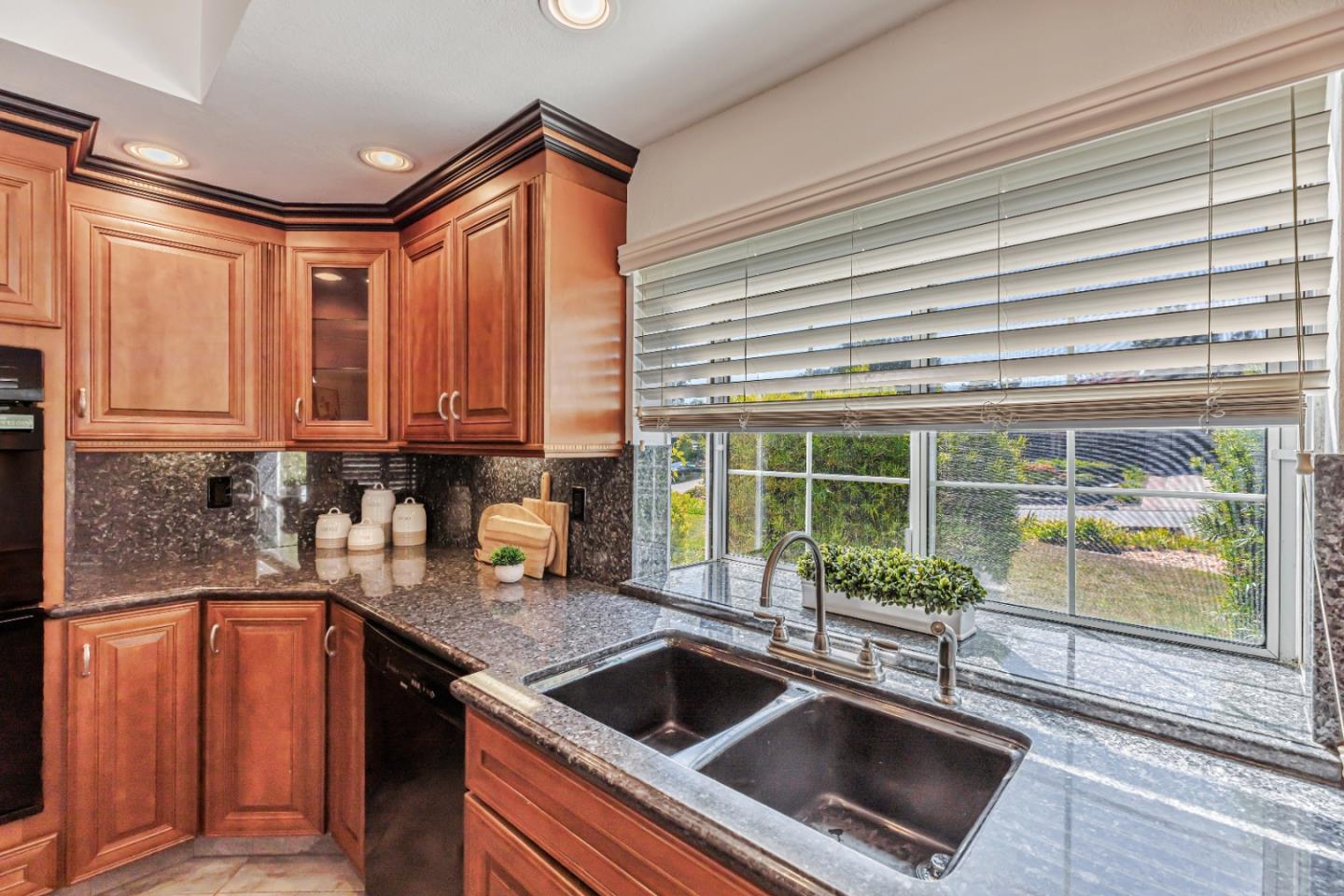 Detail Gallery Image 19 of 41 For 37 Bruces Ct, Hollister,  CA 95023 - 3 Beds | 2 Baths