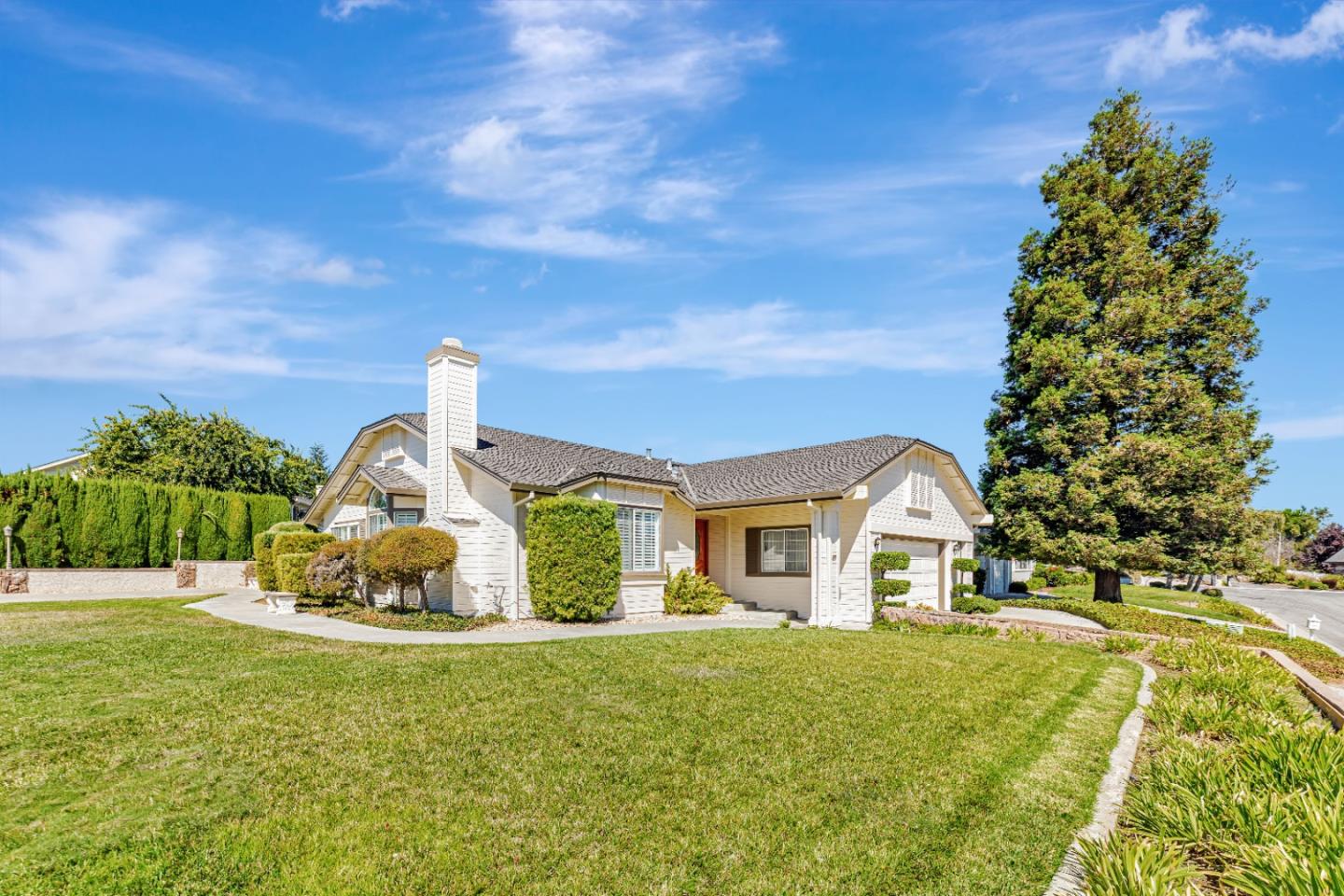 Detail Gallery Image 6 of 41 For 37 Bruces Ct, Hollister,  CA 95023 - 3 Beds | 2 Baths