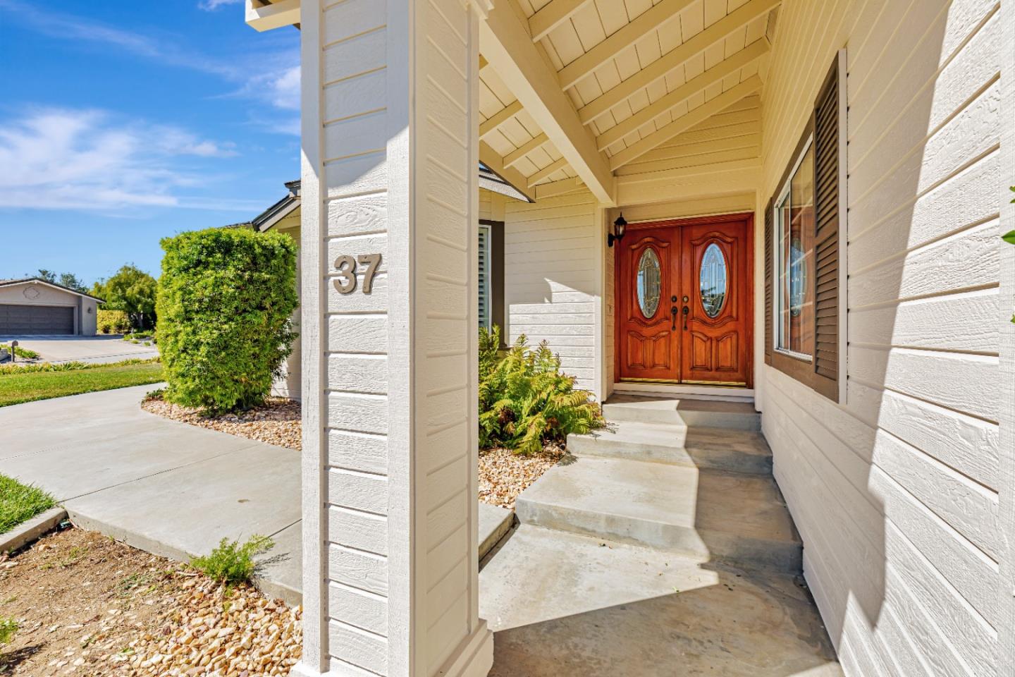Detail Gallery Image 8 of 41 For 37 Bruces Ct, Hollister,  CA 95023 - 3 Beds | 2 Baths