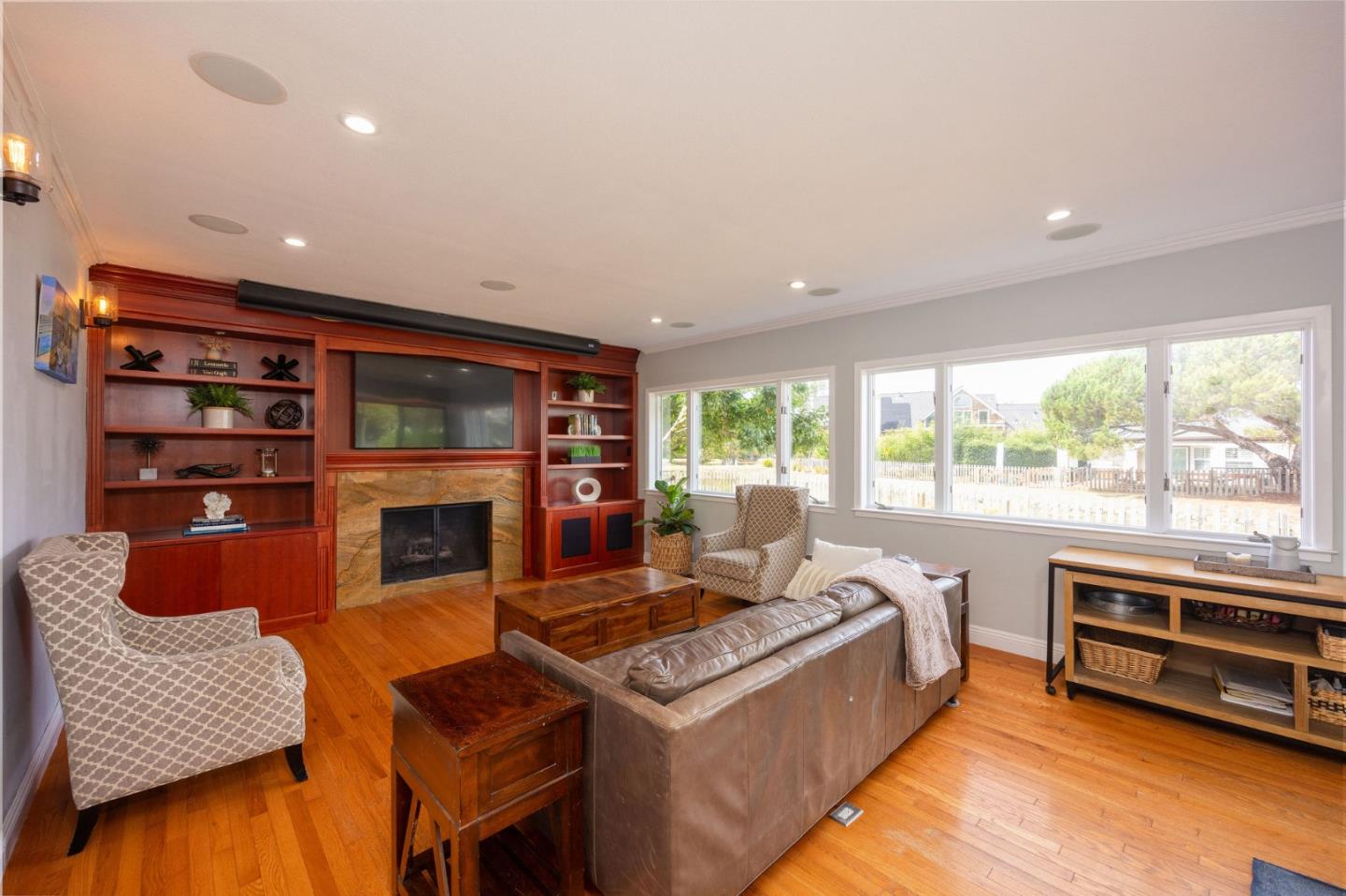 Detail Gallery Image 10 of 46 For 2300 Burning Tree Rd, Half Moon Bay,  CA 94019 - 5 Beds | 4/1 Baths