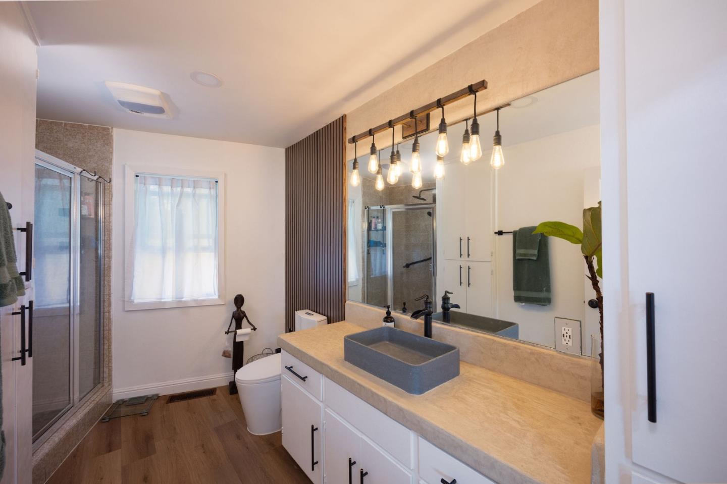 Detail Gallery Image 12 of 46 For 2300 Burning Tree Rd, Half Moon Bay,  CA 94019 - 5 Beds | 4/1 Baths