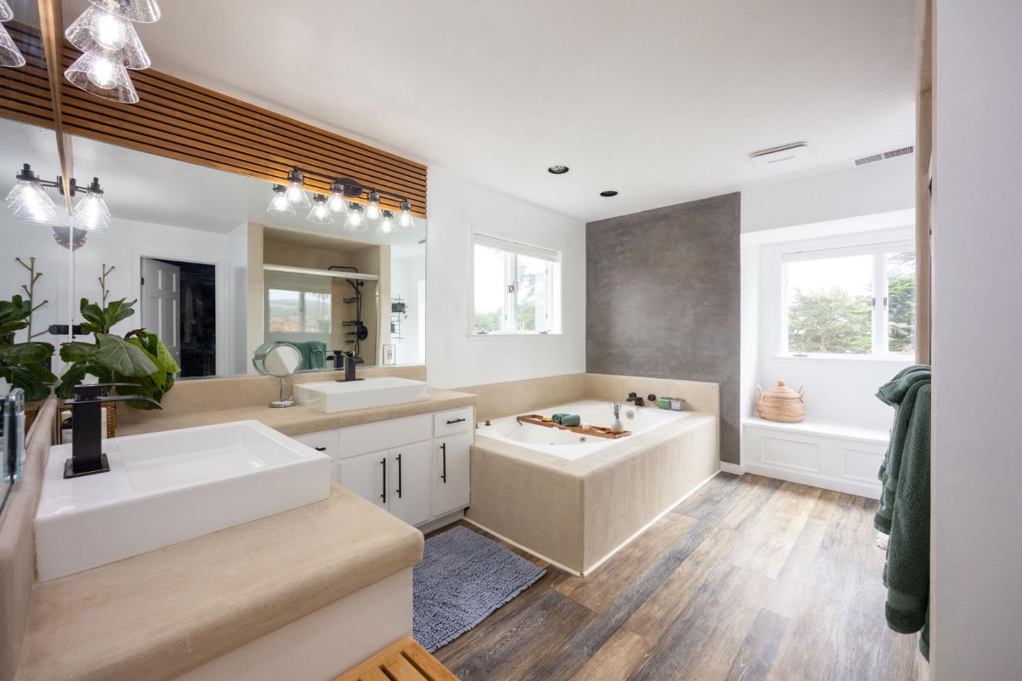 Detail Gallery Image 19 of 46 For 2300 Burning Tree Rd, Half Moon Bay,  CA 94019 - 5 Beds | 4/1 Baths