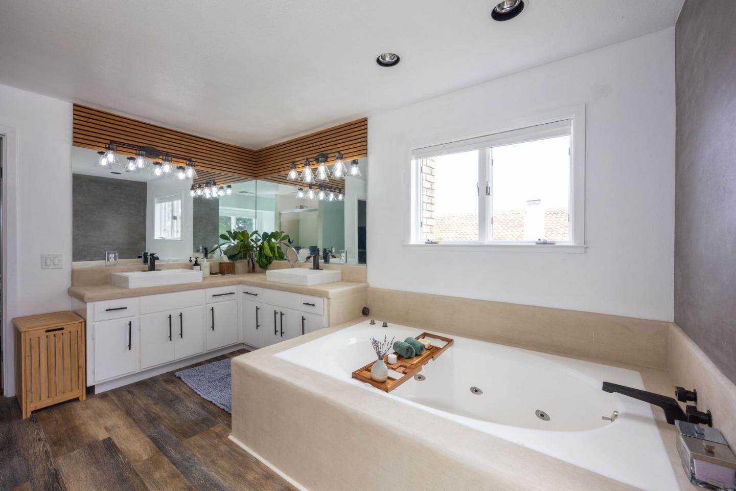 Detail Gallery Image 20 of 46 For 2300 Burning Tree Rd, Half Moon Bay,  CA 94019 - 5 Beds | 4/1 Baths