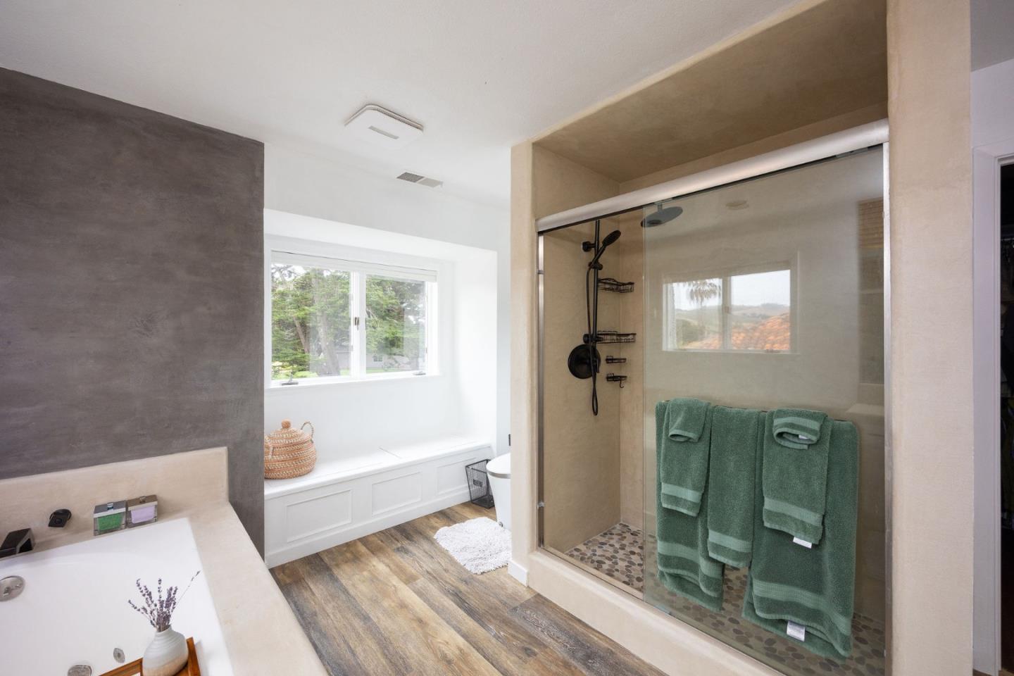 Detail Gallery Image 22 of 46 For 2300 Burning Tree Rd, Half Moon Bay,  CA 94019 - 5 Beds | 4/1 Baths
