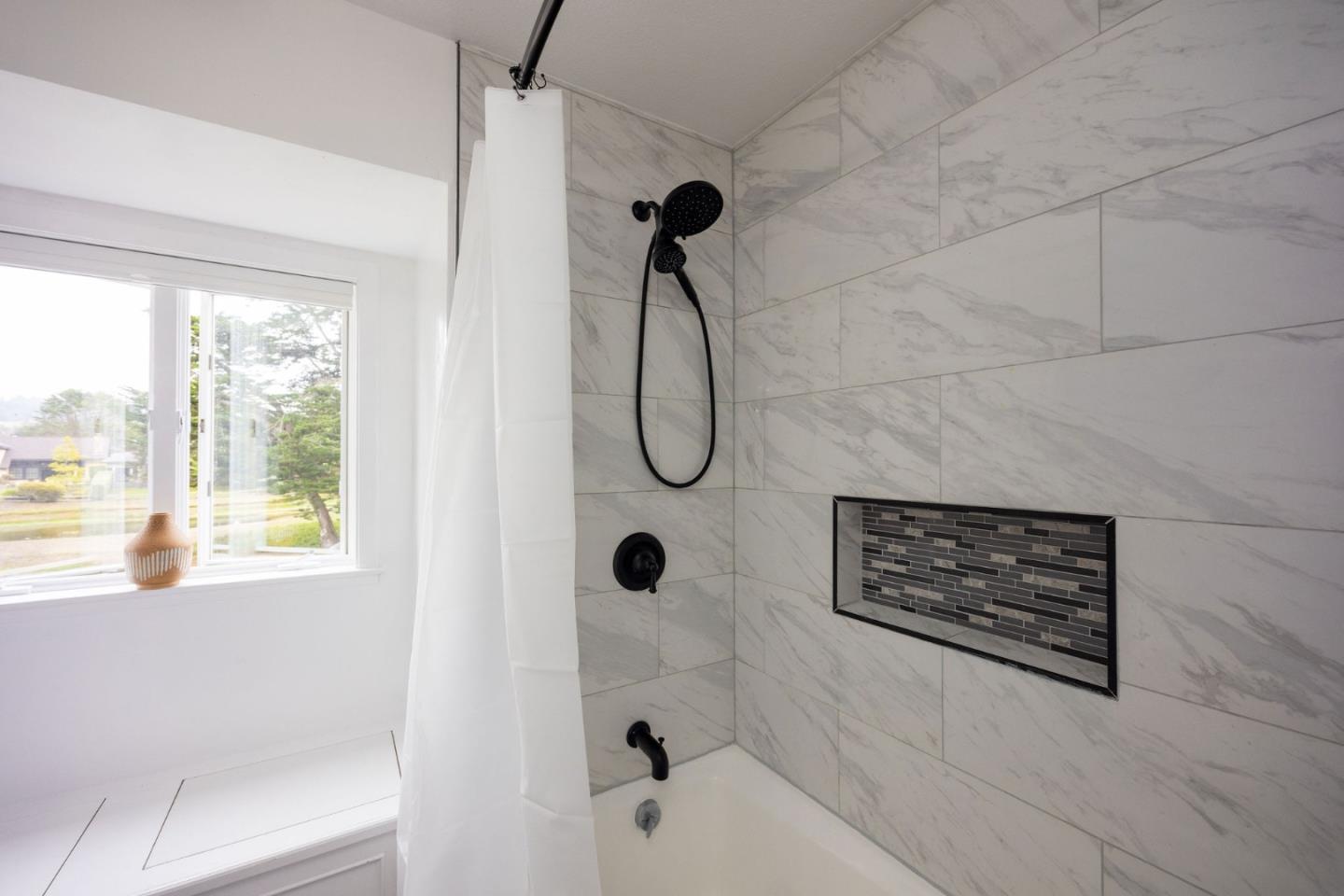 Detail Gallery Image 26 of 46 For 2300 Burning Tree Rd, Half Moon Bay,  CA 94019 - 5 Beds | 4/1 Baths